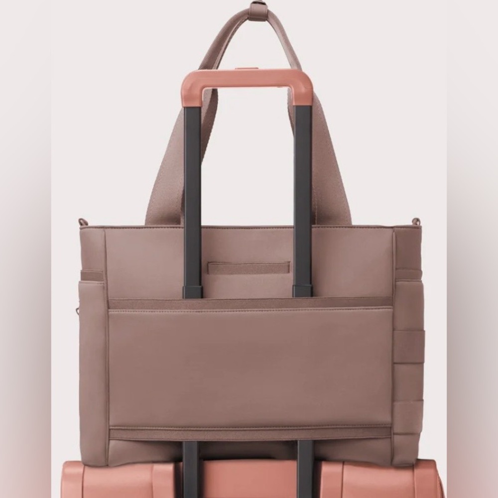 The Perfect Tote Bag! So many pockets! - Picture 5 of 15